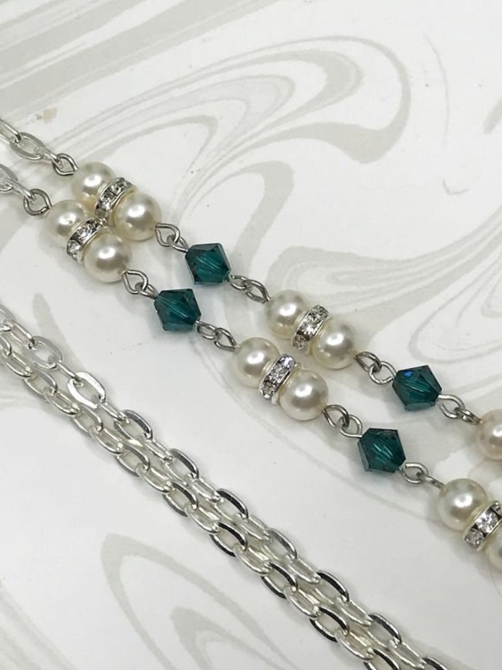 Pearl and Teal Crystal Multi-Strand Eyeglass Holder